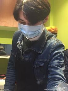 韩网最新爆料吴世勋图片,韩网热议颜值与魅力并存！